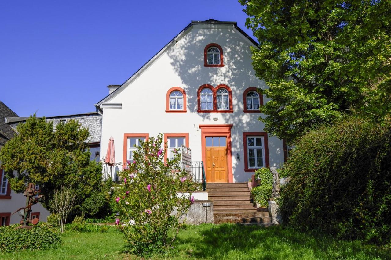 Hotel Klostermühle Siebenborn Maring-Noviand Exterior foto